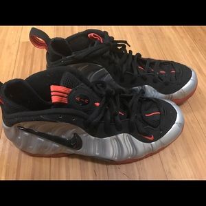 Nike Foamposite Pro Crimson in size 10.5.